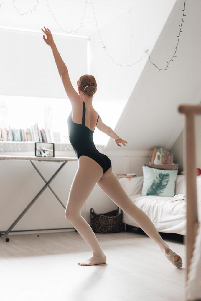 Picture: Ballet Online Studio Simoncini – DHC/Brian Mul
